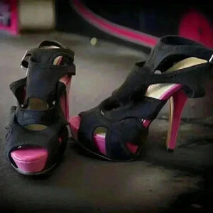 Hot Pink/Back Heels Size 5.5